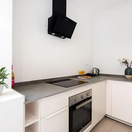 Tour Apartment- Elegance & Confort In The Historic Center Daire *