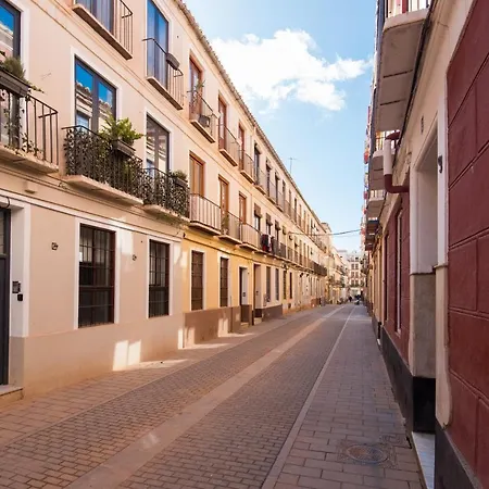 Tour Apartment- Elegance & Confort In The Historic Center Appartamento *