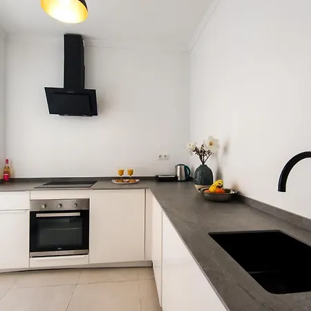 Appartamento Tour Apartment- Elegance & Confort In The Historic Center *